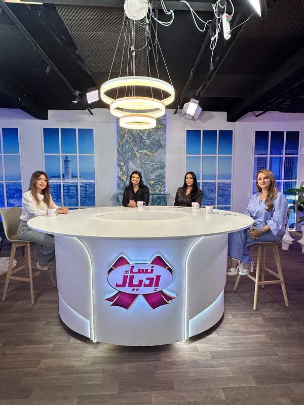 Dr Farah Marraha sur un plateau de Médi1 TV